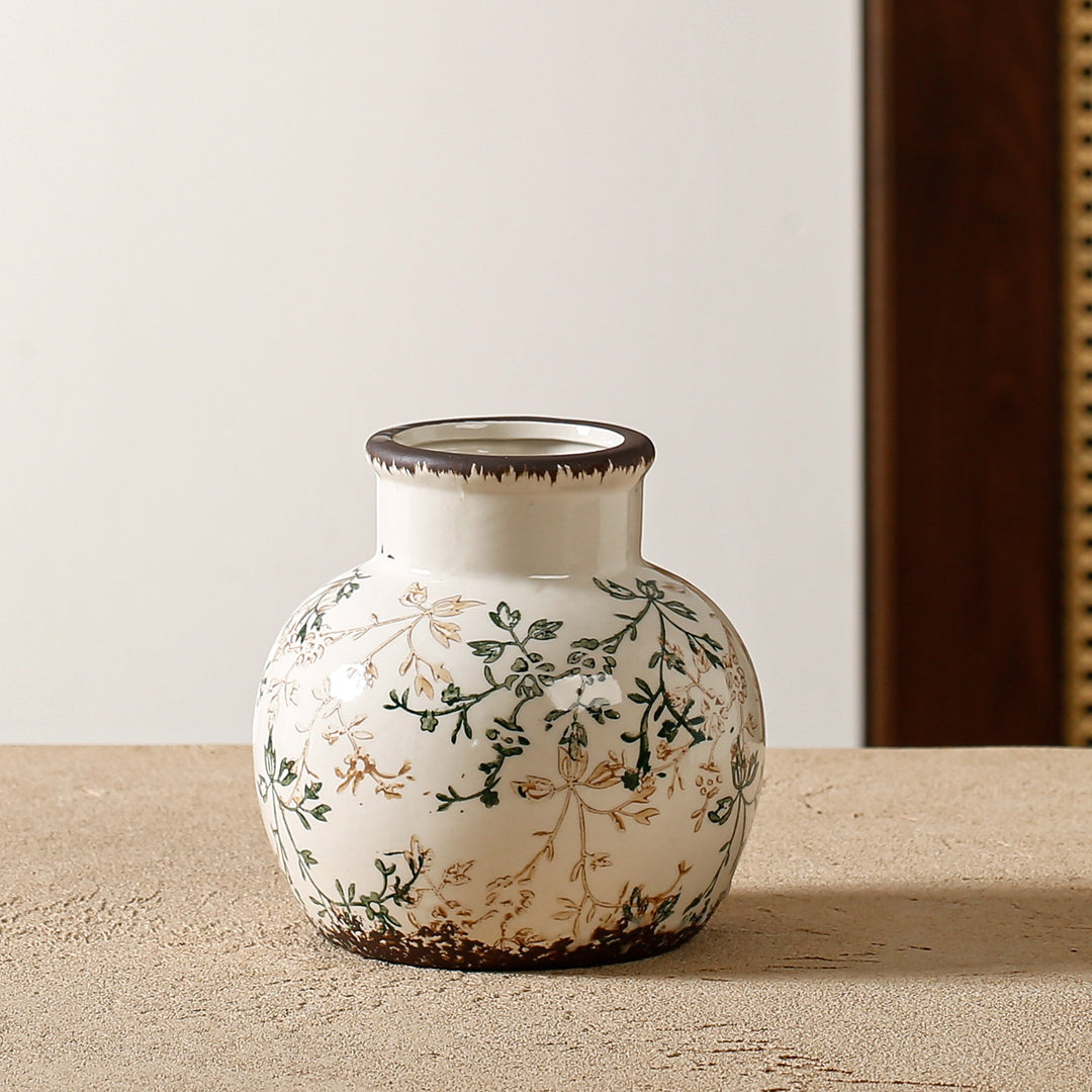 Elegant and artistically decorated ceramic vase Bowlift