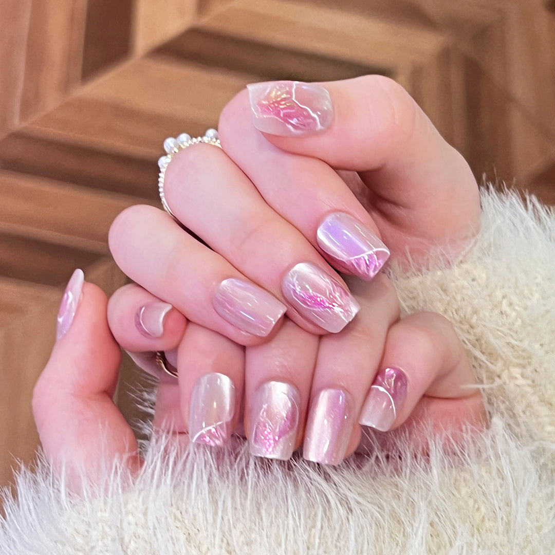Artistic Artificial Nails with Elegant Floral Pattern Bowlift