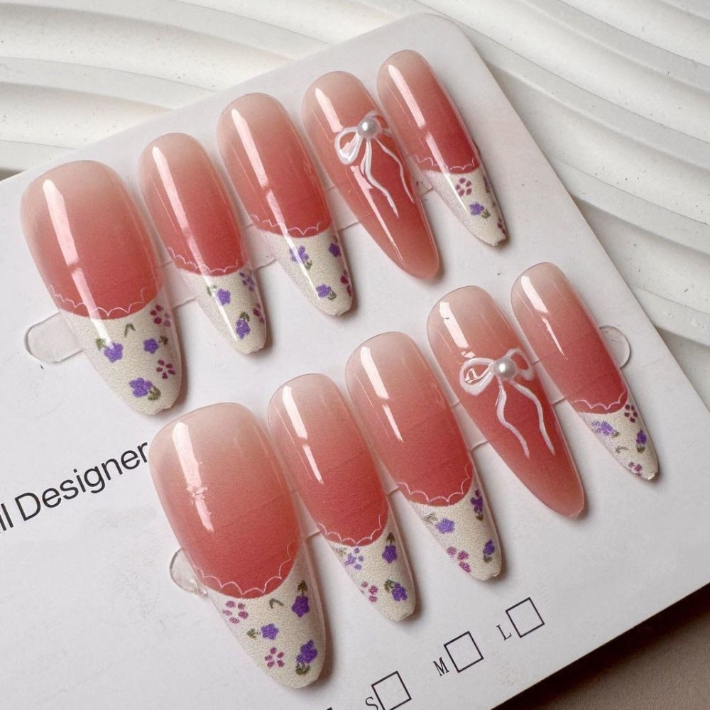 Floral-Embellished Press-On Nail Set Bowlift