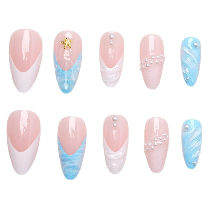Creative artificial nails with maritime motifs Bowlift
