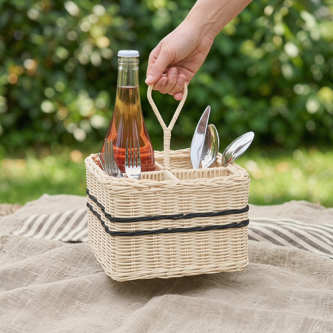 Practical storage basket with compartments Bowlift