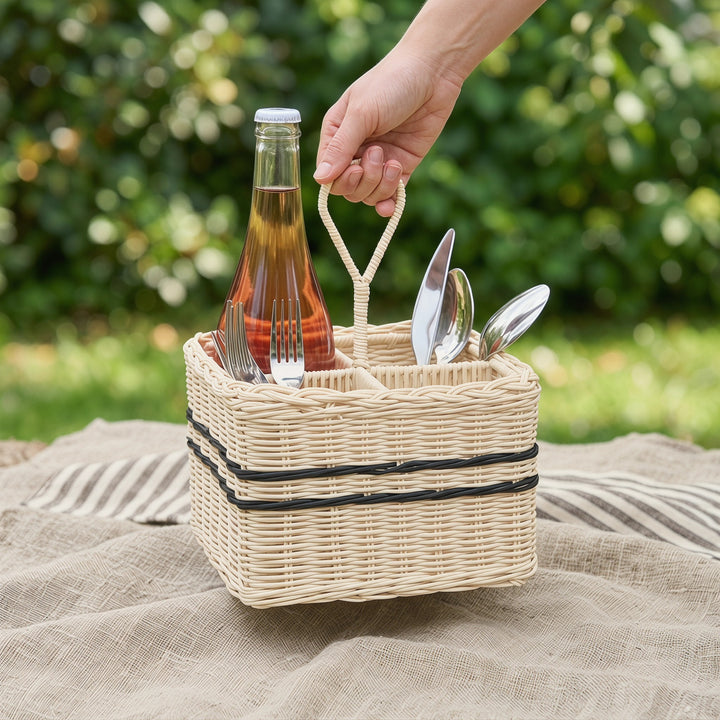 Practical storage basket with compartments Bowlift