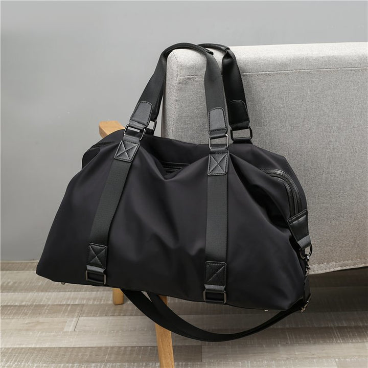 Sporty travel bag with innovative storage solution Bowlift