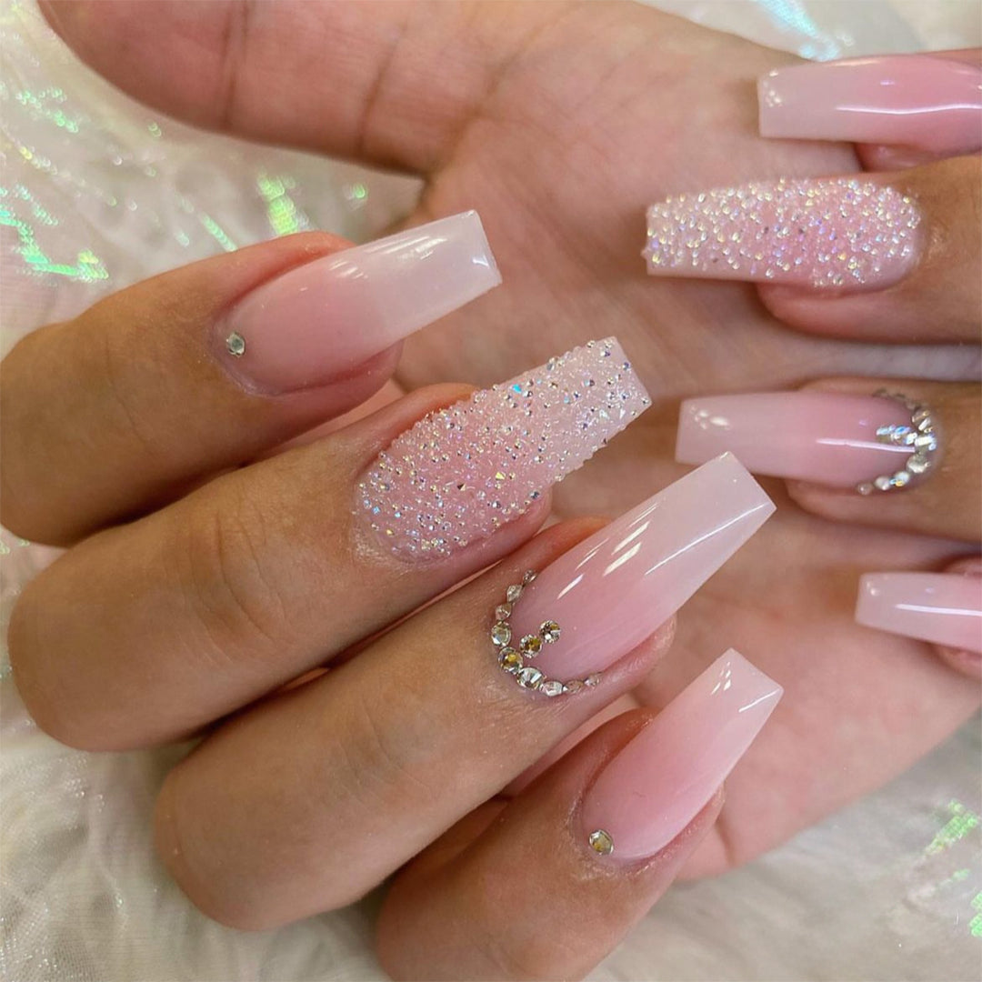 Artificial nail set with elegant glitter and flower decorations Bowlift