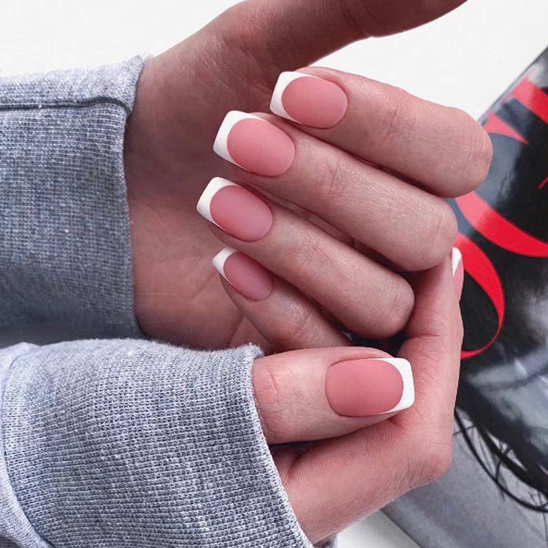 Artful nail extensions with an elegant leaf pattern Bowlift