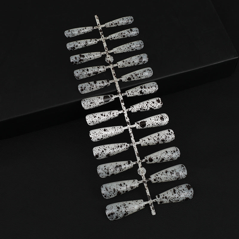 Artificial nails with delicate floral design Bowlift