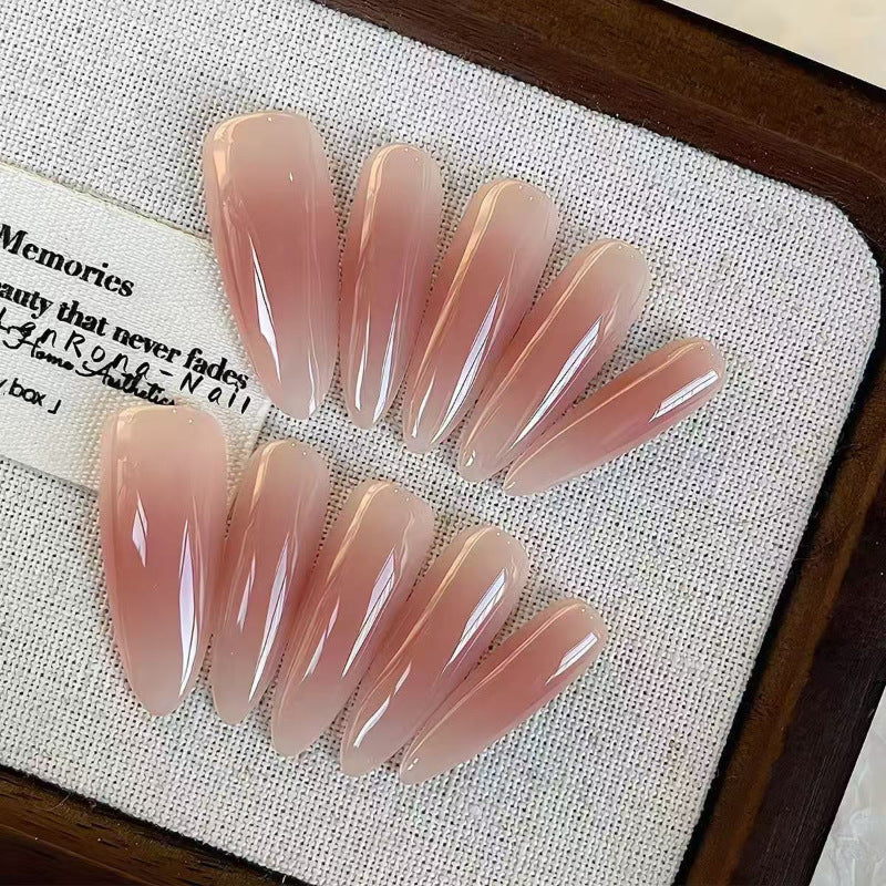 Elegant artificial nails in modern stiletto style Bowlift