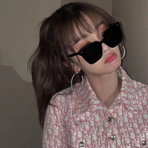 Women’s sunglasses in modern geometric design Bowlift
