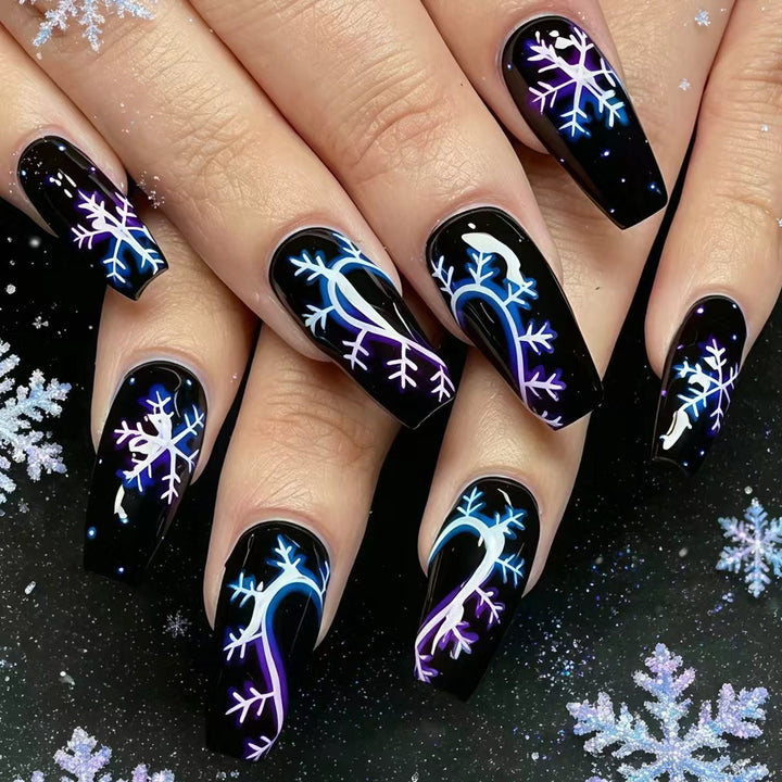 Artistic Snowflake-Pattern Nail Art Bowlift