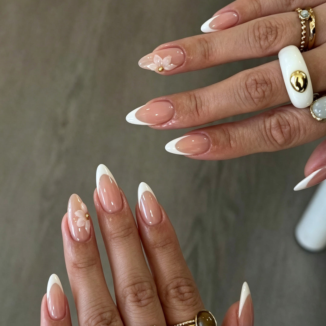 Floral Accent Press-On Nail Set Bowlift