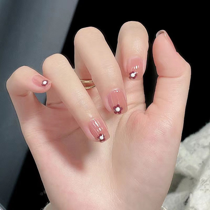 Artful nail art with flower decorations Bowlift