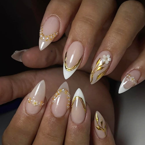 Artificial Nail Set with Gold Accents and Flower Designs Bowlift