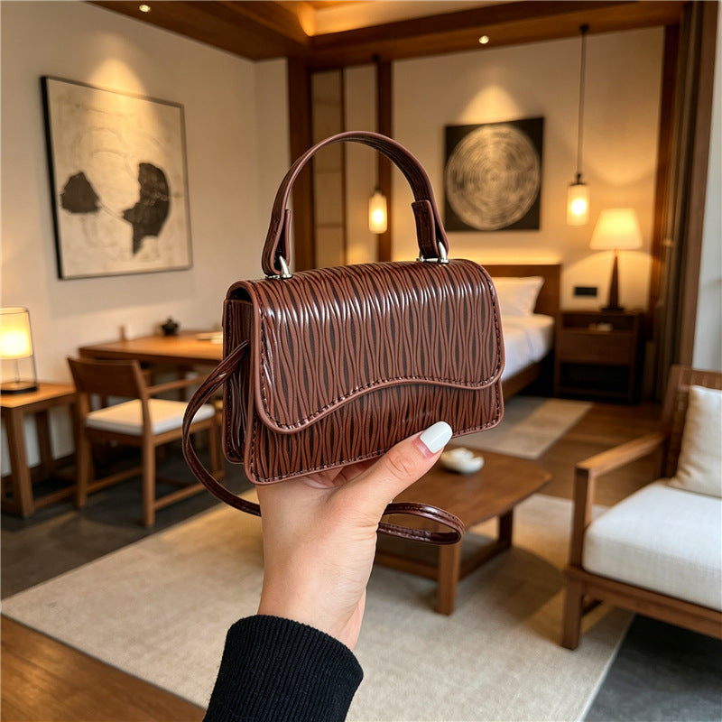 WoTextured Crossbody Purse Bowlift