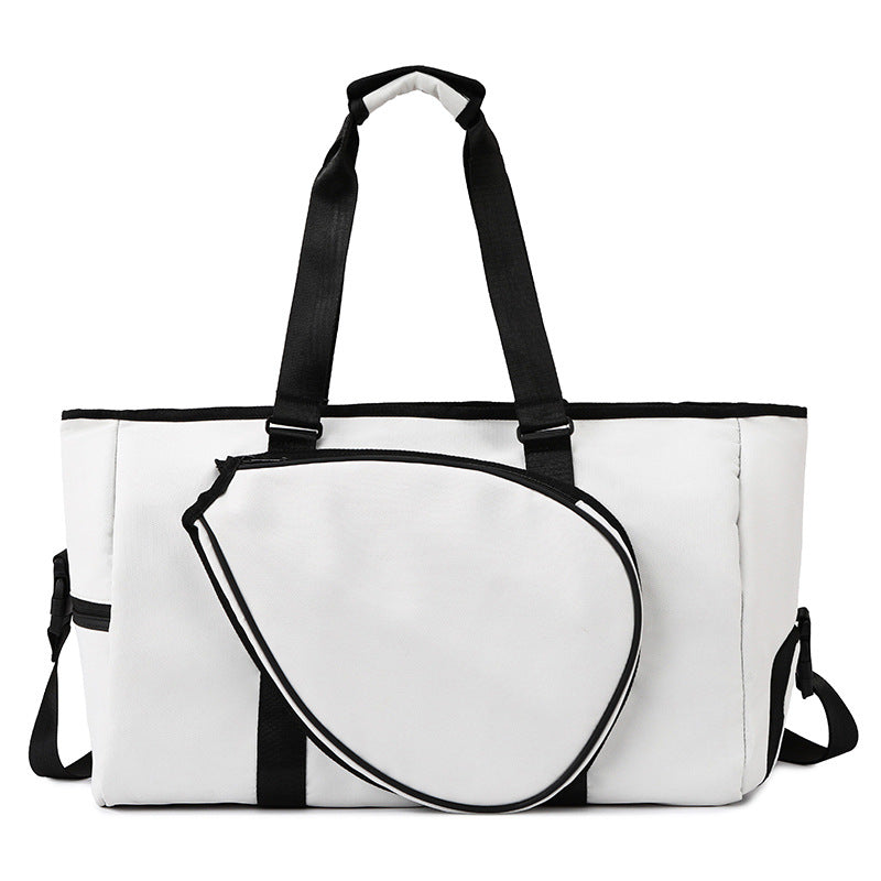 Sports and leisure bag with innovative compartment layout Bowlift