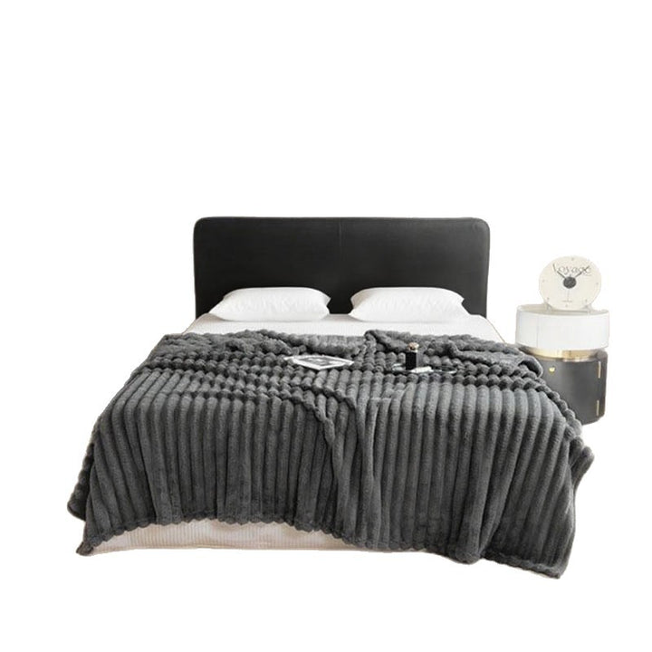Women Plush Bedspread with Textured Design Bowlift