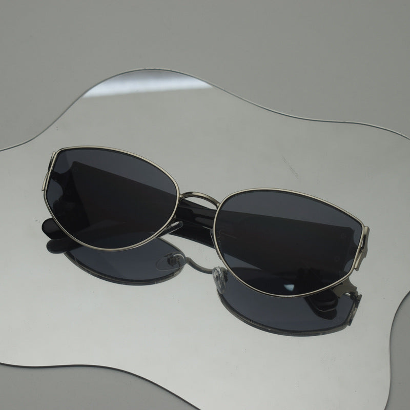 Cat-Eye Sunglasses Bowlift