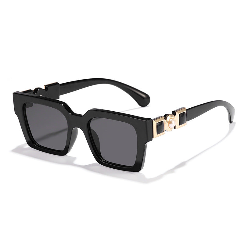 Women's fashionable sunglasses with glamorous frame Bowlift