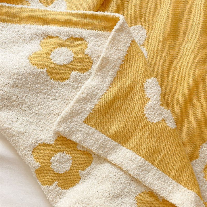 Unisex Cozy Blanket with Floral Design Bowlift