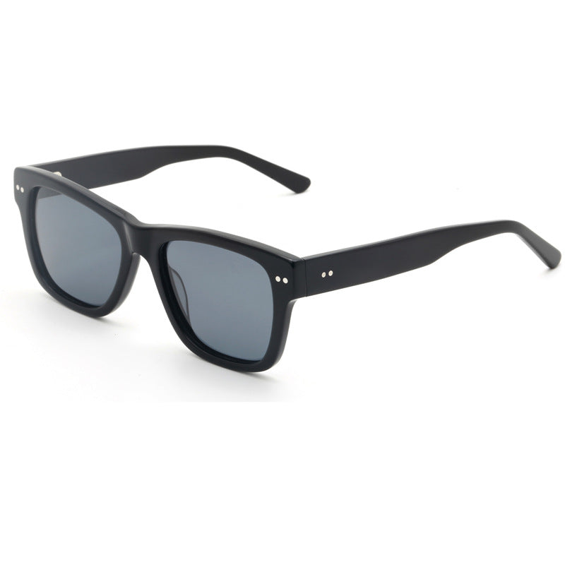Ladies fashionable sunglasses in elegant tortoiseshell design Bowlift