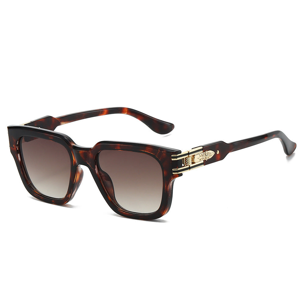 Retro-Inspired Bold Frame Sunglasses Bowlift
