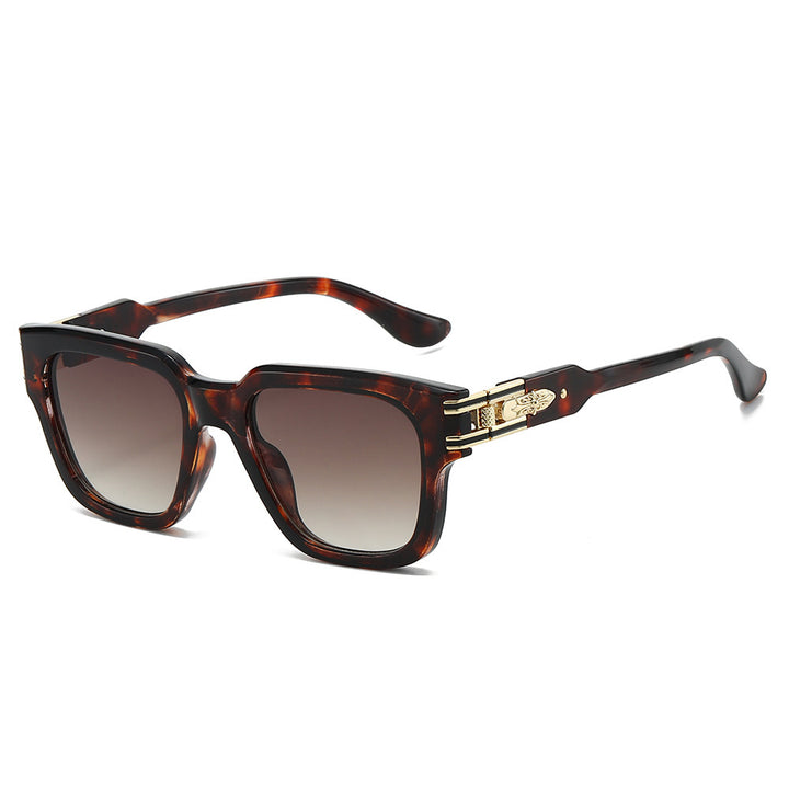 Retro-Inspired Bold Frame Sunglasses Bowlift