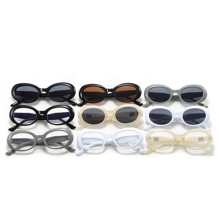 Women Retro-inspired Sunglasses with Wide Frame Bowlift
