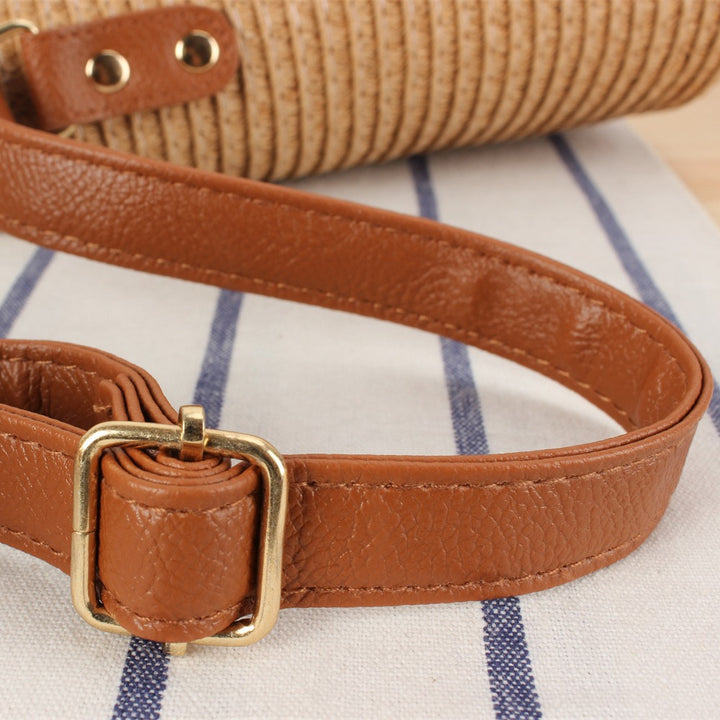 Shoulder bag made of hand-woven natural material with elegant ring closure Bowlift