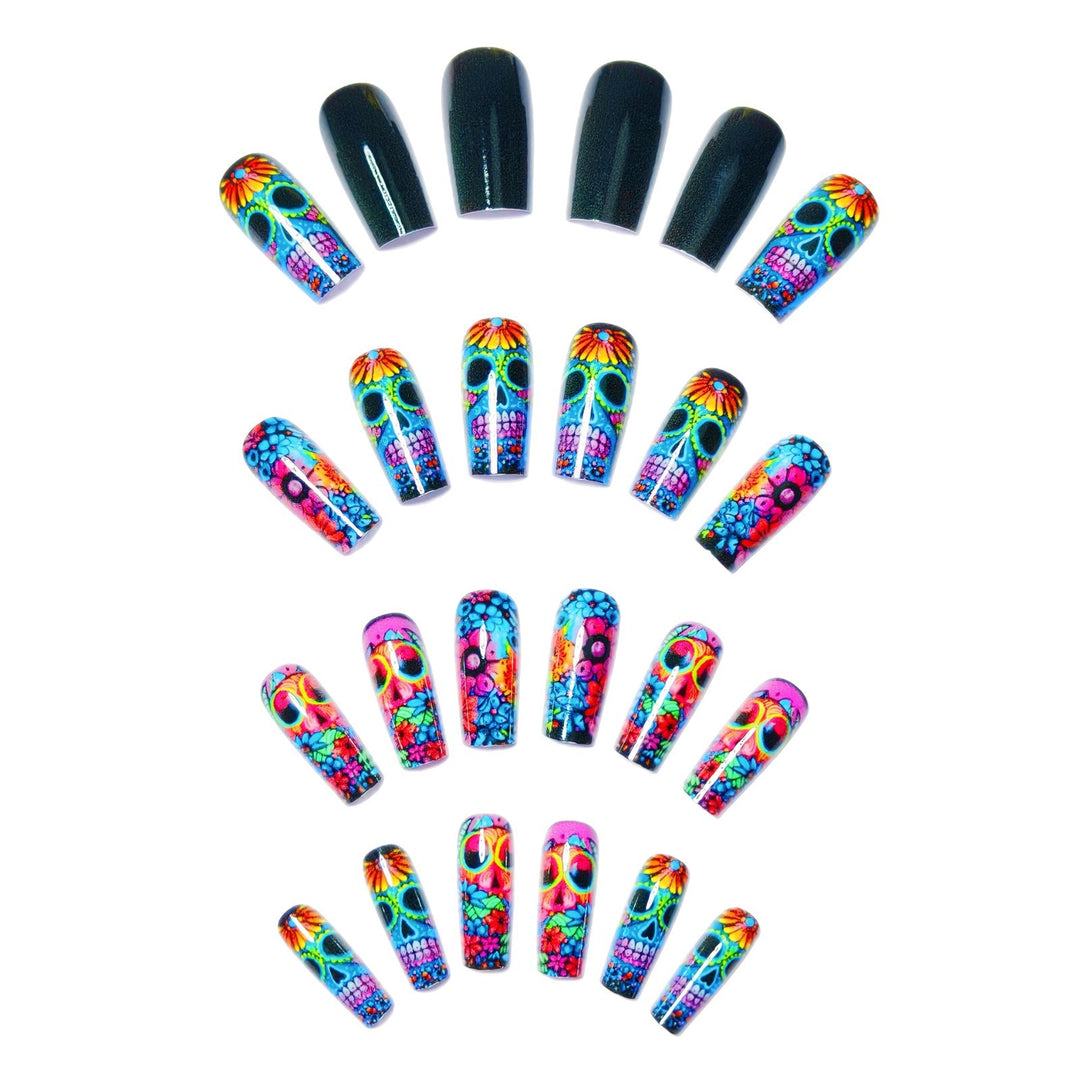 Nail art set with Lively Skull Design Bowlift
