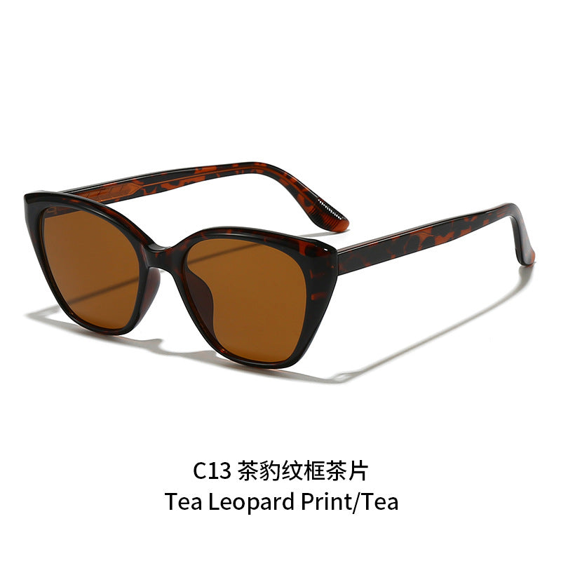 Women's fashionable sunglasses in feminine geometric design Bowlift