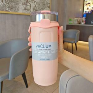 Women’s insulated cup with innovative closure system Bowlift