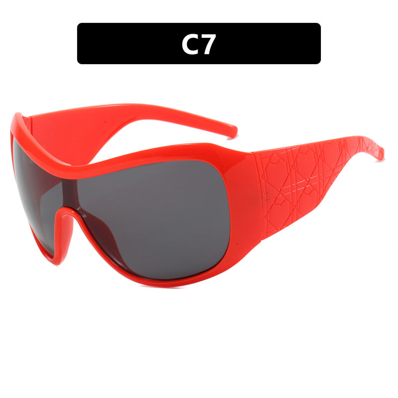 Ladies sport sunglasses with wide-protected frame and polarized lenses Bowlift