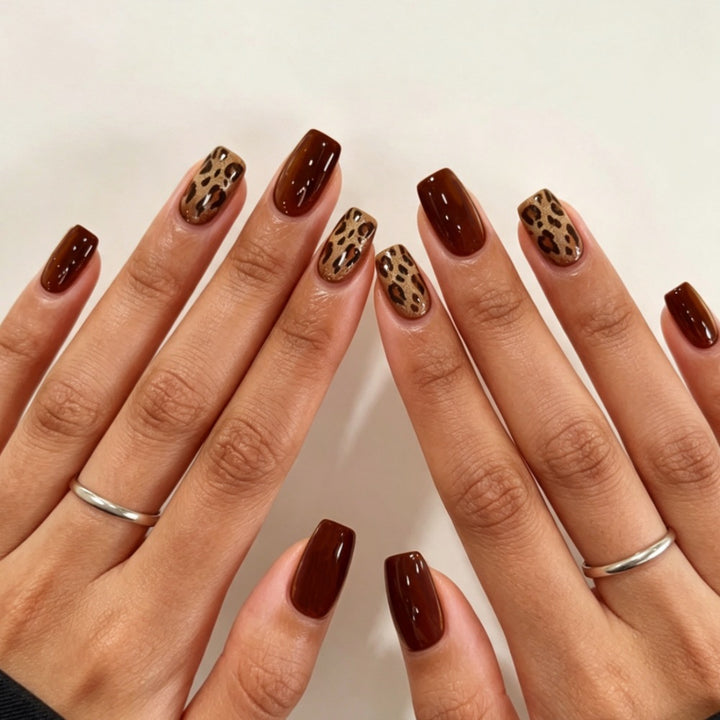 Fashionable leopard pattern artificial nails with glitter accents Bowlift