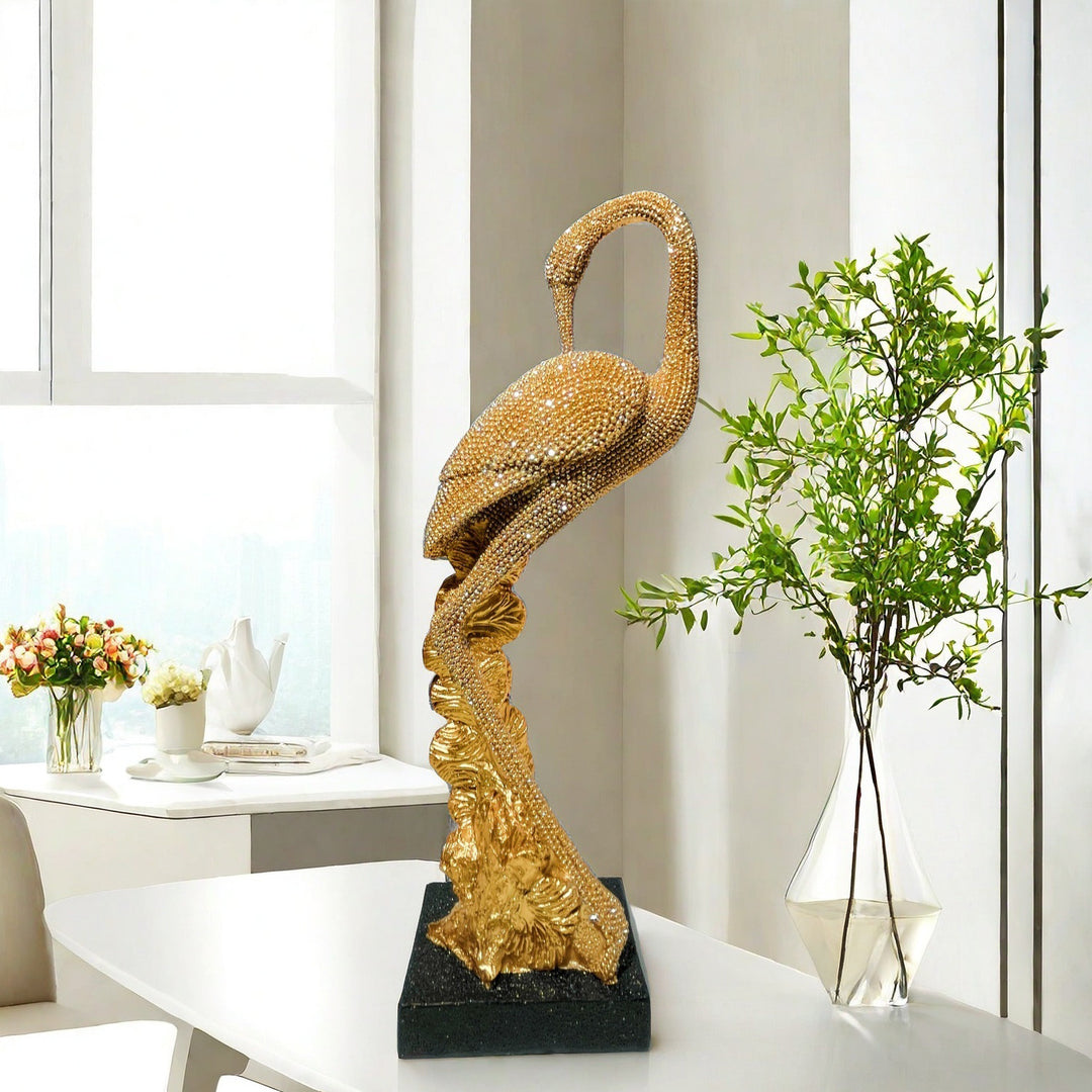 Shiny parrot figure on tree stump Bowlift