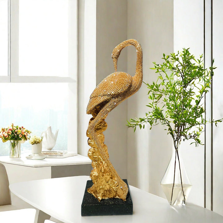 Shiny parrot figure on tree stump Bowlift