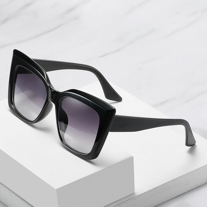 Fashion-Forward Oversized Square Sunglasses Bowlift 1787812562