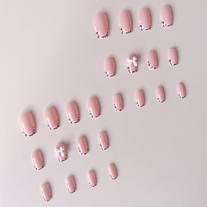 Artificial nails with leopard pattern and bows Bowlift