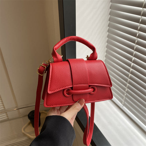 WoLuxurious Textured Leather Shoulder Bag Bowlift