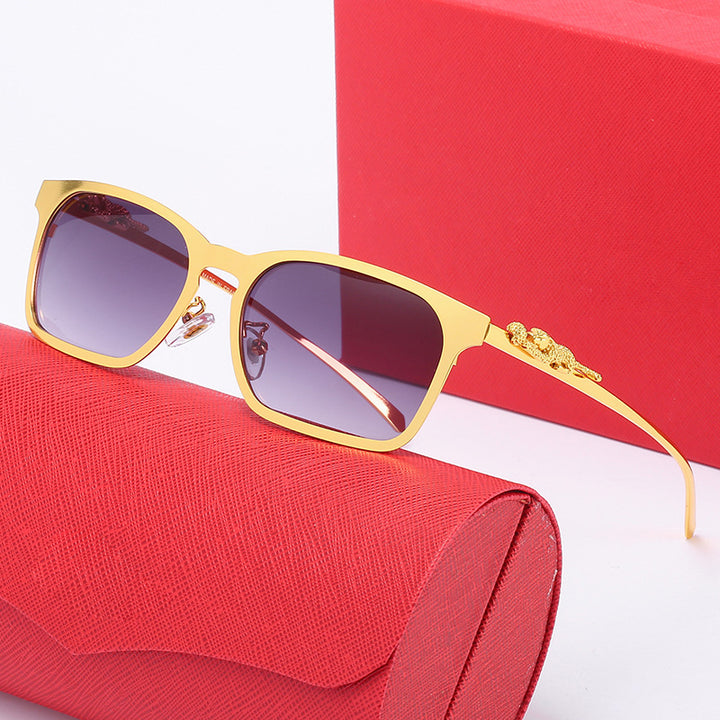 Women's fashionable oversized sunglasses with glamorous design and golden accents Bowlift