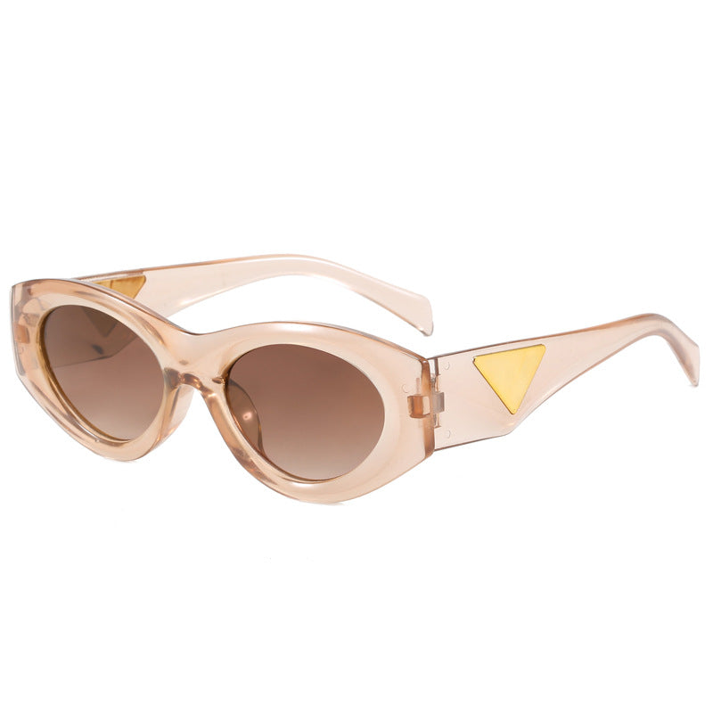 Women Retro-inspired Sunglasses with distinctive accents Bowlift
