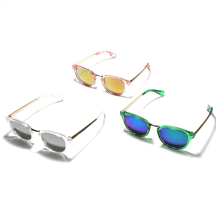 Women's fashion sunglasses with colorful, mirrored lenses and an elegant frame Bowlift