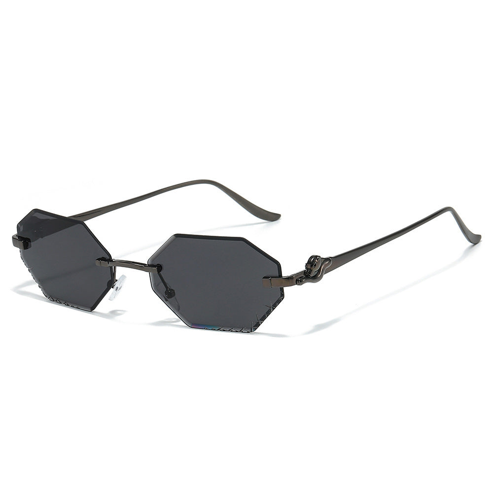 Fashion-Forward Angular Sunglasses Bowlift