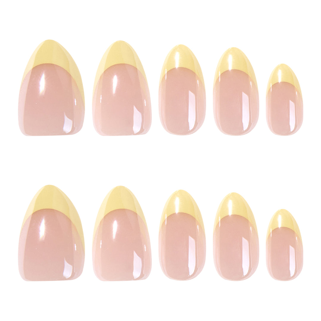 Elegant and refined nail art with shimmering French-tip Bowlift
