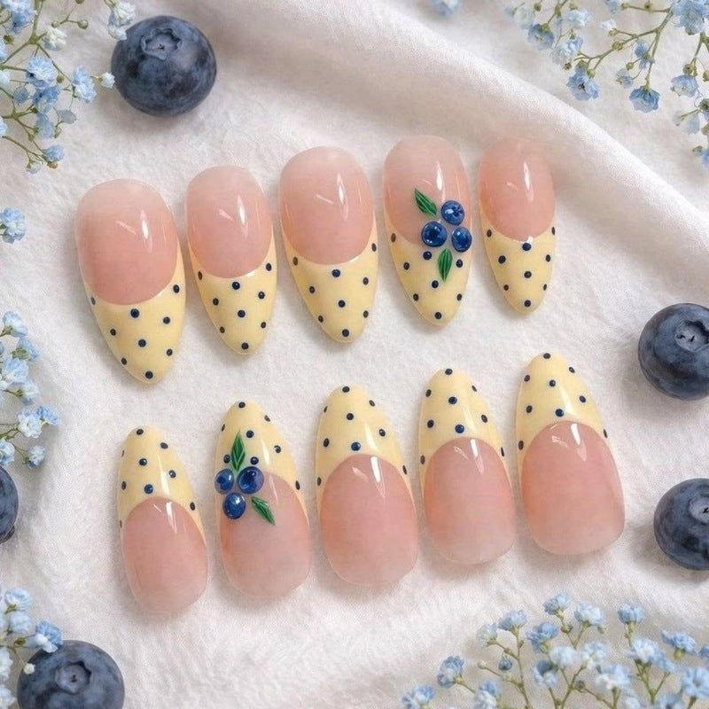 Decorative Press-On Nail Art Set Bowlift