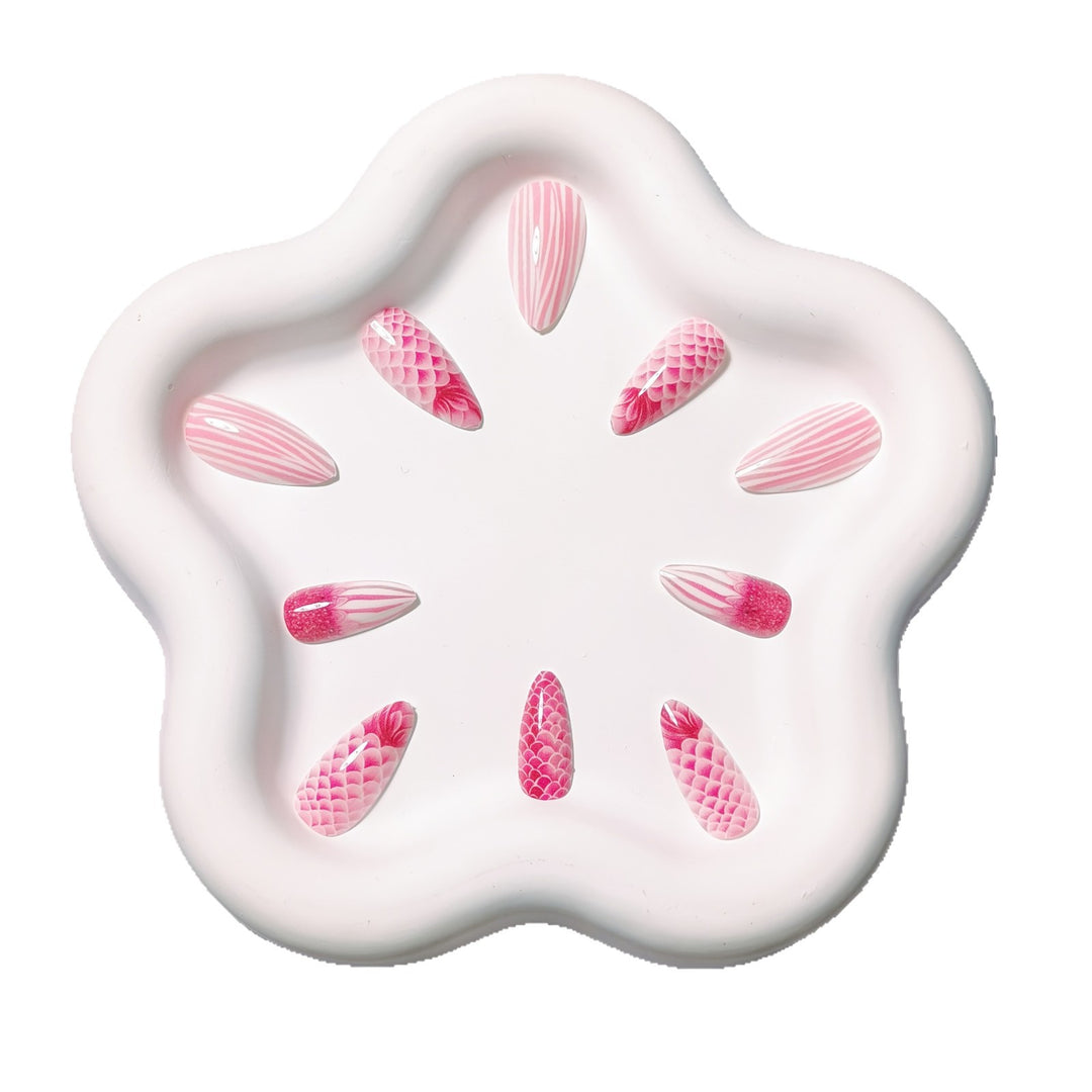 Intricate Scaled Nail Art Design Bowlift