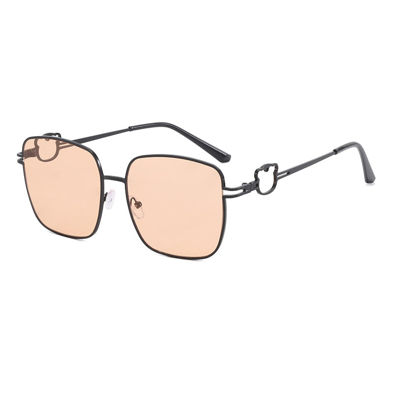 Women’s fashionable square glasses with unique accents Bowlift