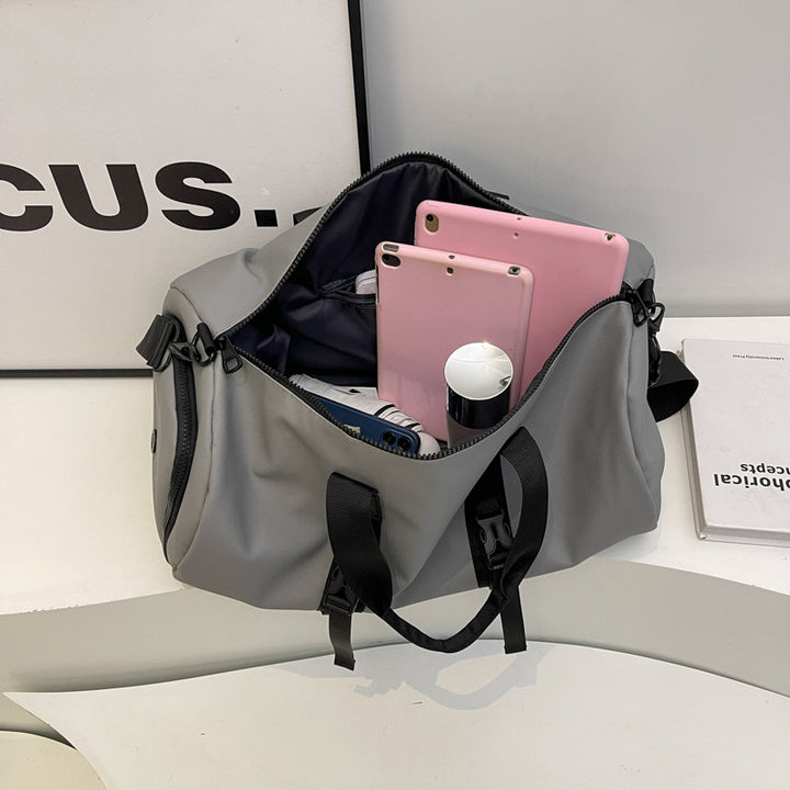Robust Travel Bag With Multifunctional Strap Bowlift