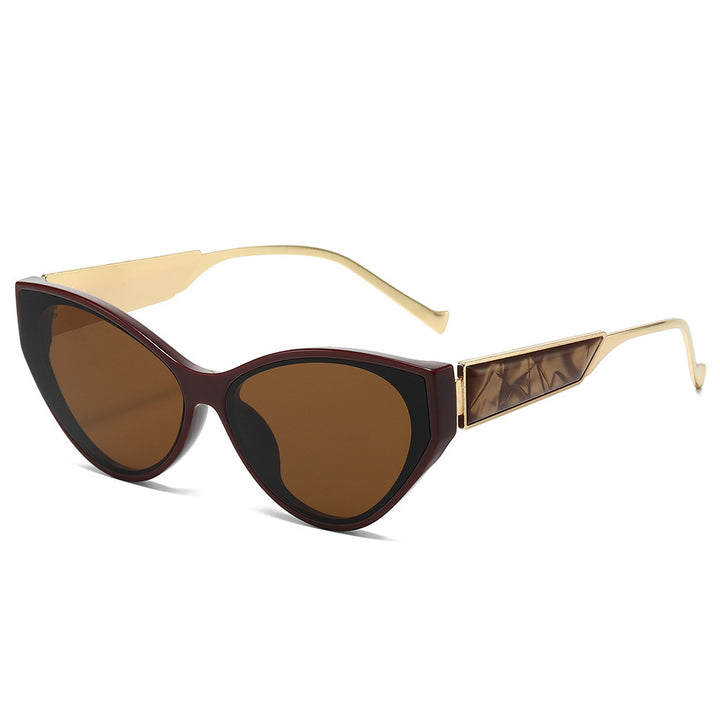 Chic Cat-Eye Sunglasses with Unique Detailing Bowlift