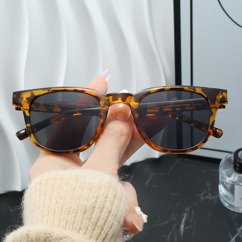 Women's fashionable cat-eye sunglasses with high-quality plastic frame Bowlift