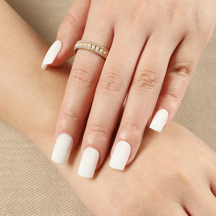 Artificial nails in elegant matte finish Bowlift