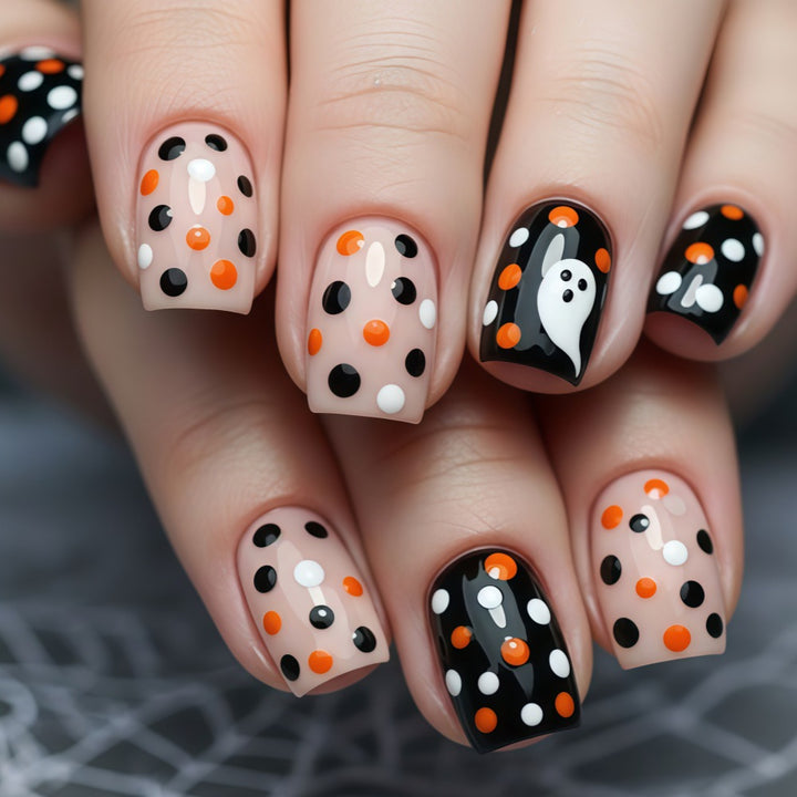 Artificial nails with festive ghost pattern Bowlift